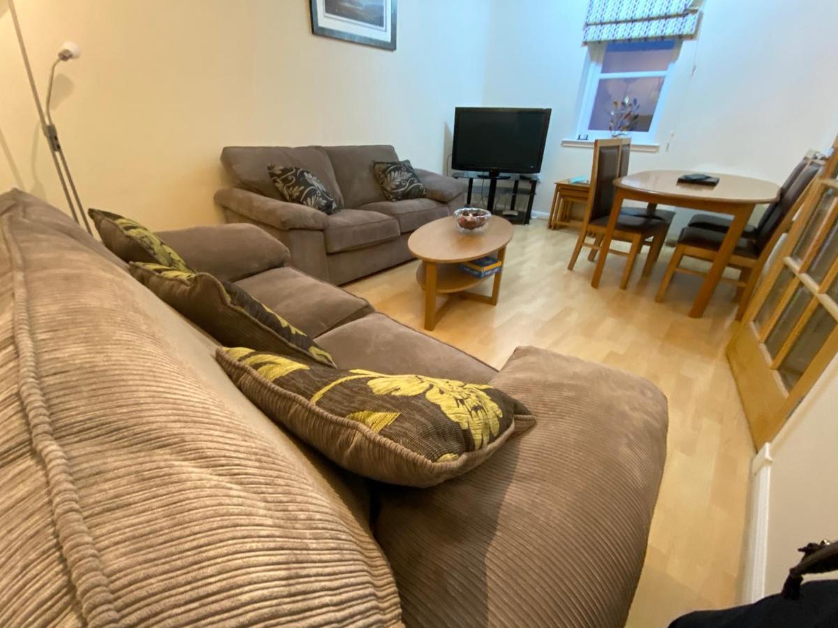 4 Varis Apartments Forres Luaran gambar